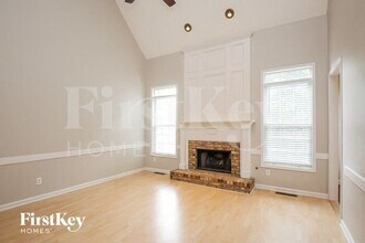 4180 Chatham View Dr in Buford, GA - Foto de edificio - Building Photo