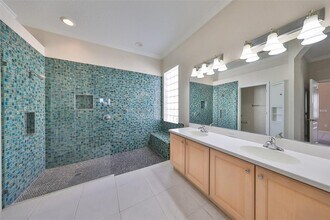 1007 Emerald Dunes Dr in Sun City Center, FL - Building Photo - Building Photo
