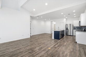 8632 Tropics Ave in Panama City Beach, FL - Building Photo - Building Photo