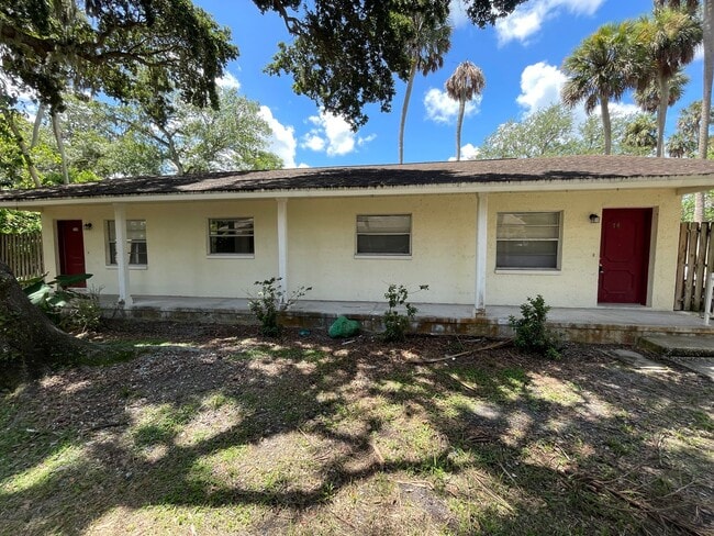7434 Chapel Ave in New Port Richey, FL - Building Photo - Building Photo