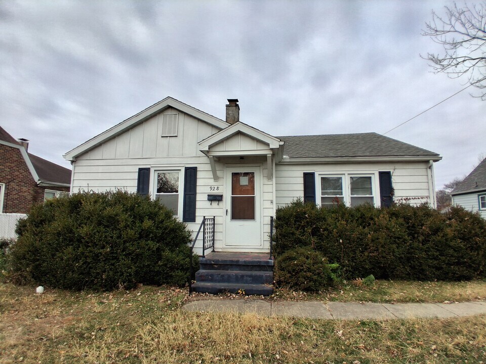 928 N Griffin St in Danville, IL - Building Photo
