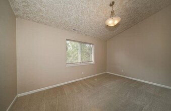 2174 Laurine Ct NE in Salem, OR - Building Photo - Building Photo