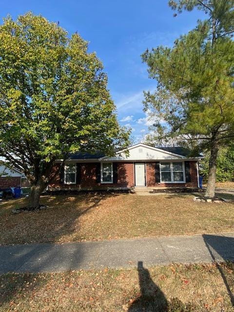 property at 3304 Alva Ct