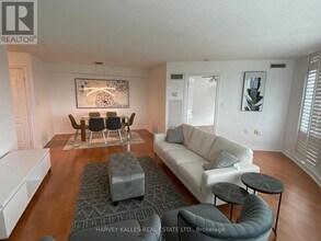 3830-3830 Bathurst St in Toronto, ON - Building Photo - Building Photo