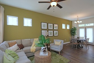 Palma de la Reina Apartments in Rancho Santa Fe, CA - Building Photo - Interior Photo