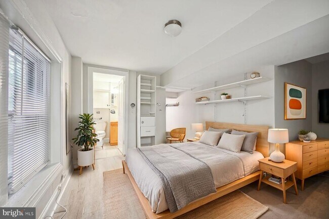 property at 1925 16th St NW