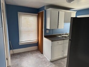 218 Pike St, Unit upper apt. in Dunkirk, NY - Foto de edificio - Building Photo