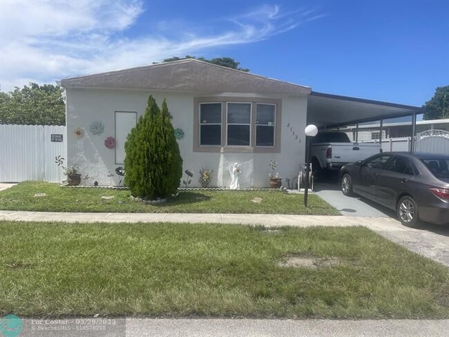 21521 S Heritage Cir in Pembroke Pines, FL - Building Photo - Building Photo