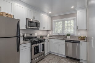 The East Hill in Tenafly, NJ - Building Photo