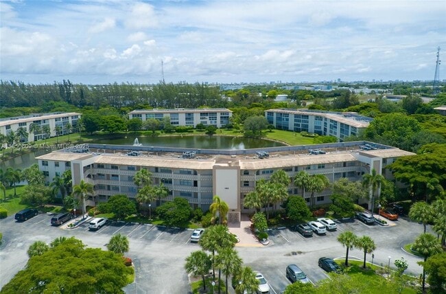 property at 1902 Bermuda Cir