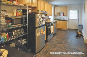 2 Greenwood Terrace, Unit 1 in Somerville, MA - Foto de edificio - Building Photo