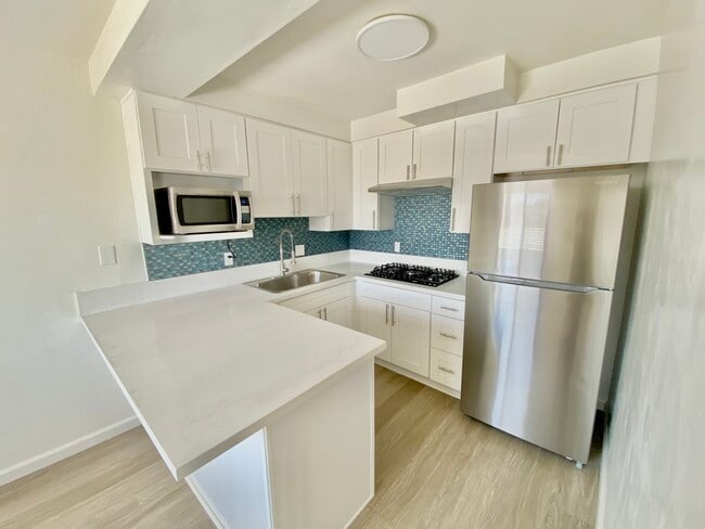 property at 2725 Drew Ln