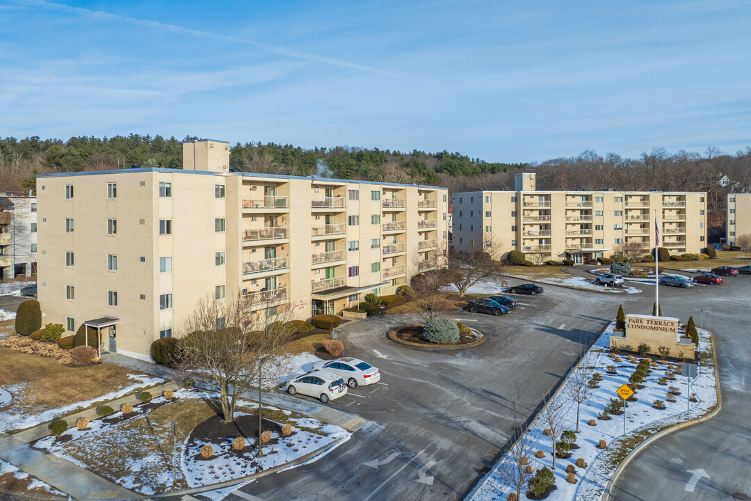 Park Terrace in Stoneham, MA - Foto de edificio