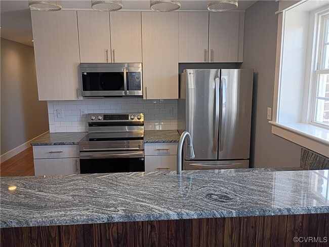 property at 516 N 3rd St
