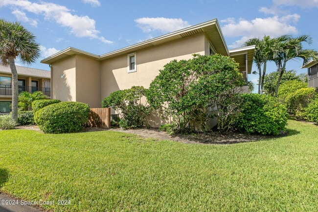110 Desoto Pkwy in Satellite Beach, FL - Foto de edificio - Building Photo