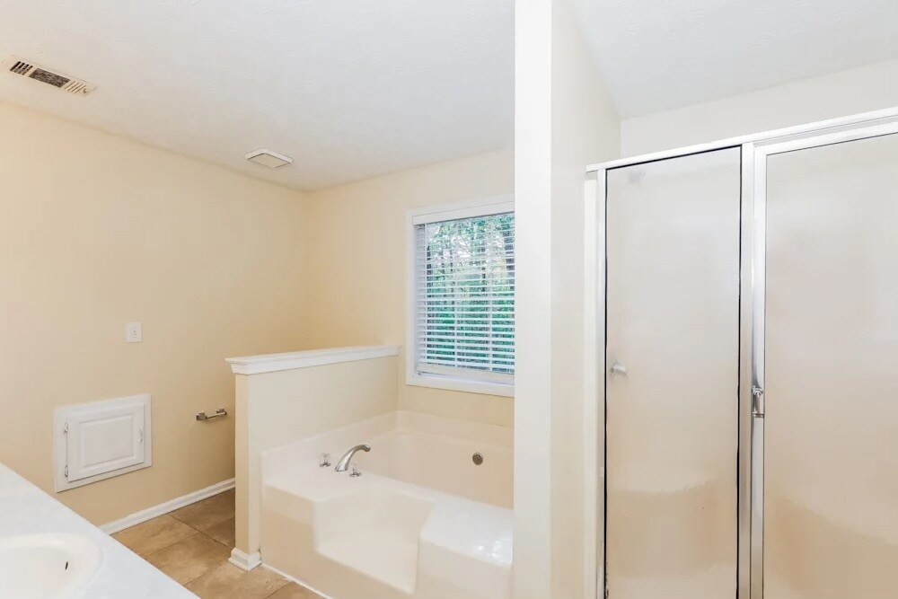 161 Hayes Cir in Rex, GA - Building Photo