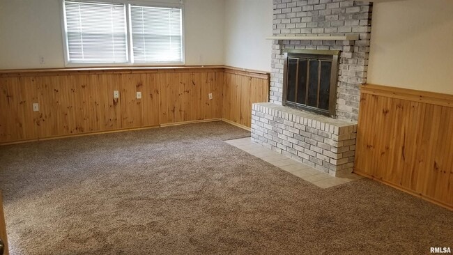 2530 Saint John Ct in Riverdale, IA - Building Photo - Building Photo