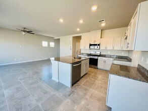 10831 Lexus Ct in Las Vegas, NV - Building Photo - Building Photo