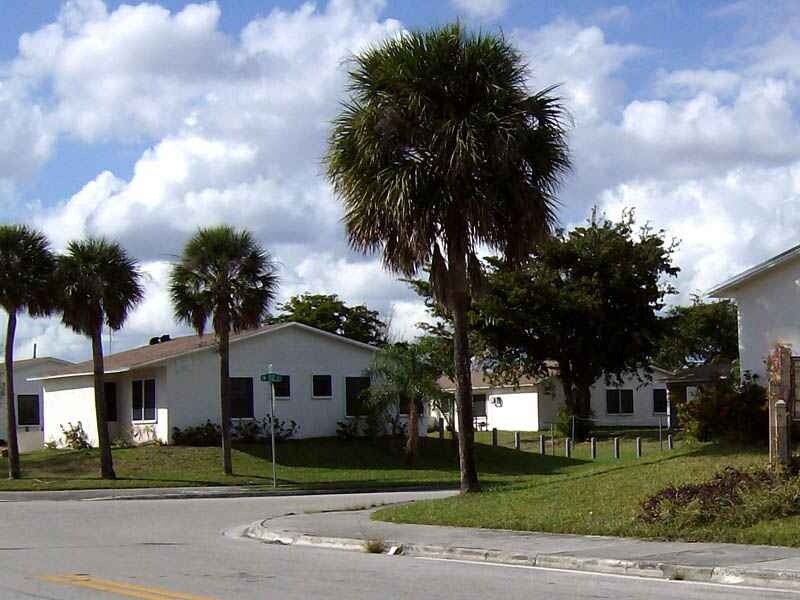 Goulds Apartments in Miami, FL - Building Photo