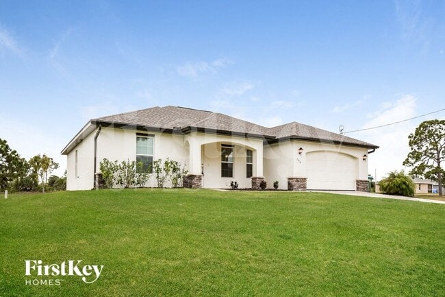 2914 NW 26th Terrace in Cape Coral, FL - Foto de edificio - Building Photo