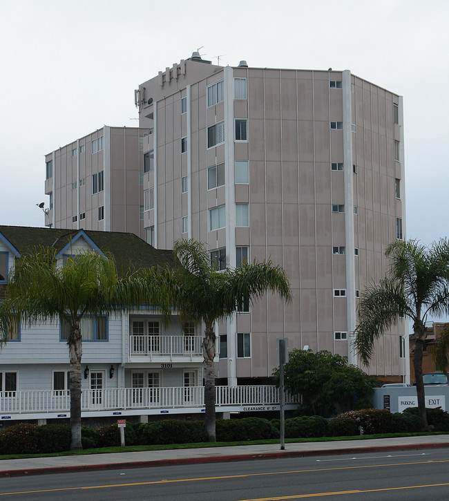 The Towers, Newport in Newport Beach, CA - Building Photo - Building Photo