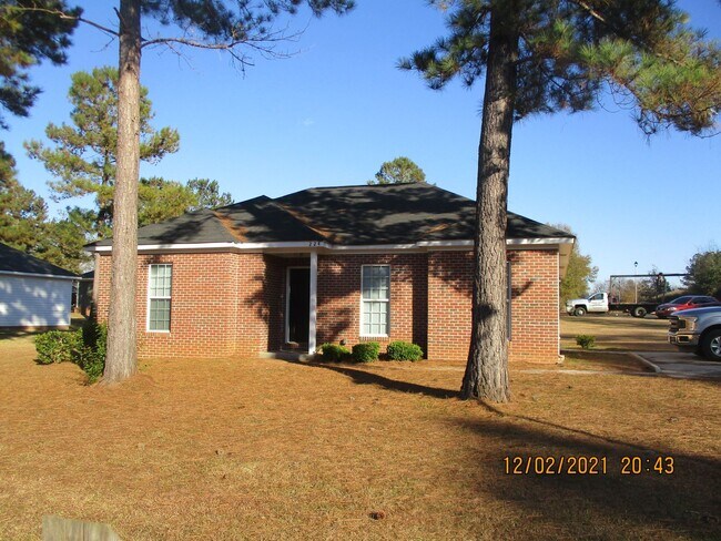 224 Cloud Ln in Albany, GA - Building Photo - Building Photo