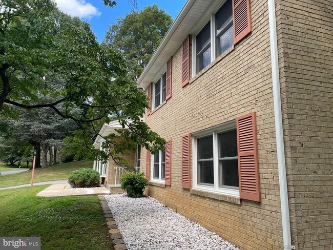 13409 Doncaster Ln in Silver Spring, MD - Building Photo - Building Photo