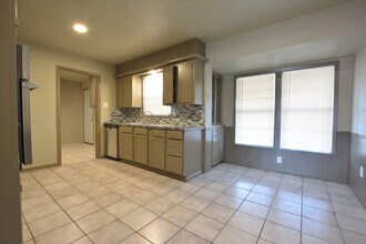 4940 7th St in Lubbock, TX - Building Photo - Building Photo