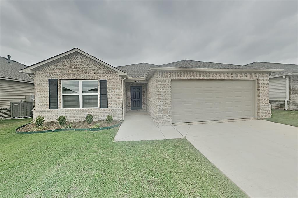 1809 Hannah Ln in Yukon, OK - Building Photo