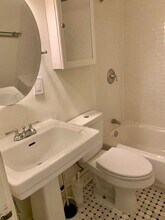 174 Bay State Rd, Unit 2F in Boston, MA - Foto de edificio - Building Photo