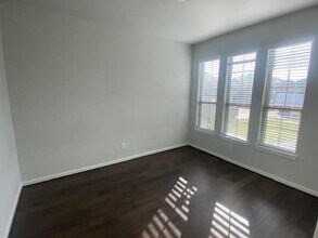 8023 Pinebrook Arbor Ct in Richmond, TX - Building Photo - Building Photo
