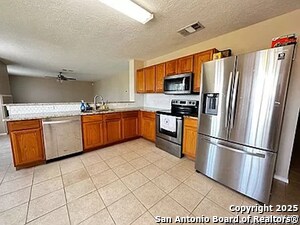 9906 Autumn Dawn in Converse, TX - Building Photo - Building Photo