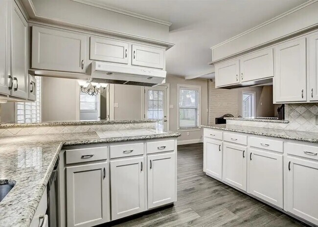 11426 Cold Spring Dr in Houston, TX - Foto de edificio - Building Photo