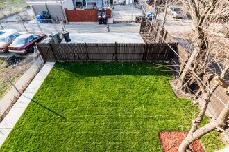 634 N Hamlin Ave, Unit 2bd/1bth Garden Unit in Chicago, IL - Building Photo - Building Photo