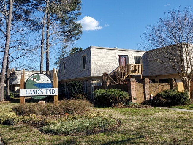 property at 401 Marsh Duck Way