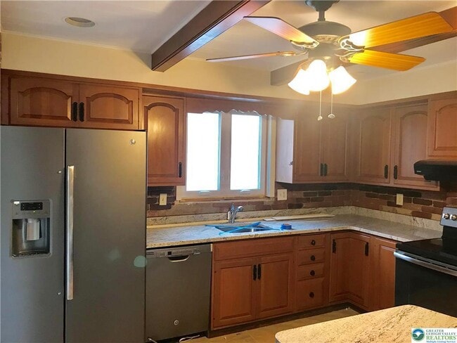 425 Bank St in Nazareth, PA - Building Photo - Building Photo