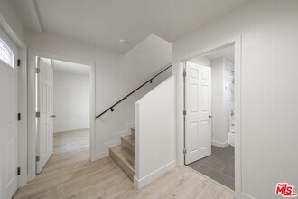 735 E 82nd St in Los Angeles, CA - Building Photo - Building Photo