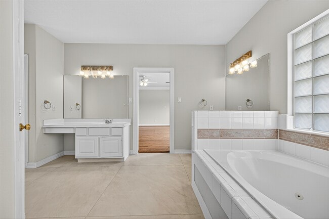 1902 Sparrows Ridge in Katy, TX - Building Photo - Building Photo