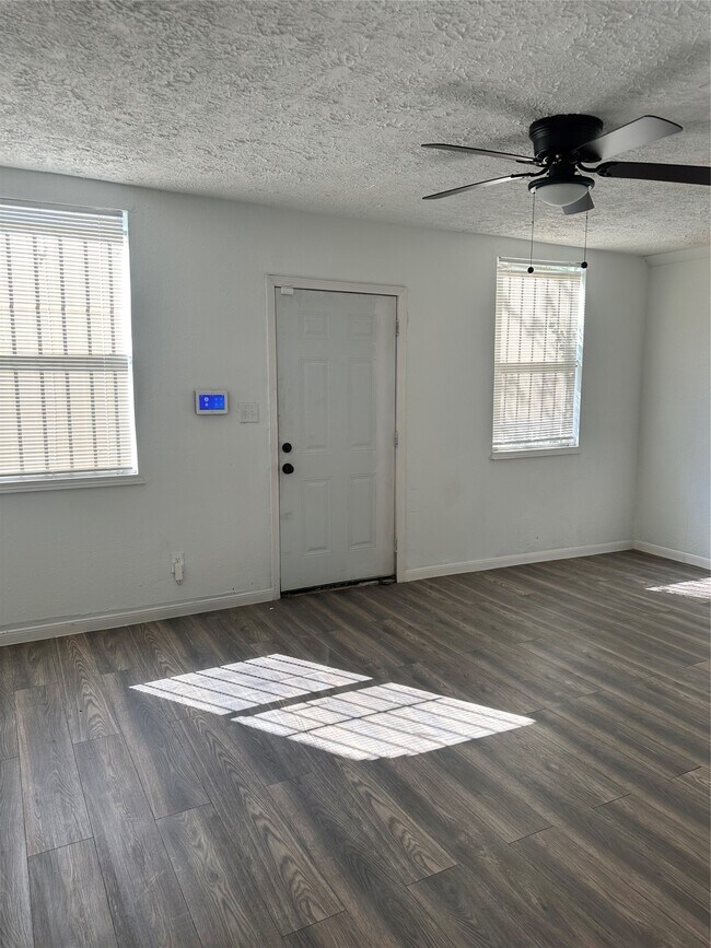 978 Ringold St in Houston, TX - Building Photo - Building Photo