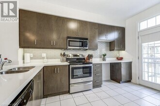 2362 Treversh Common in Burlington, ON - Building Photo - Building Photo