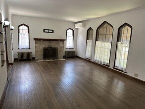 1328-1330 Martha Washington Dr in Wauwatosa, WI - Foto de edificio - Building Photo