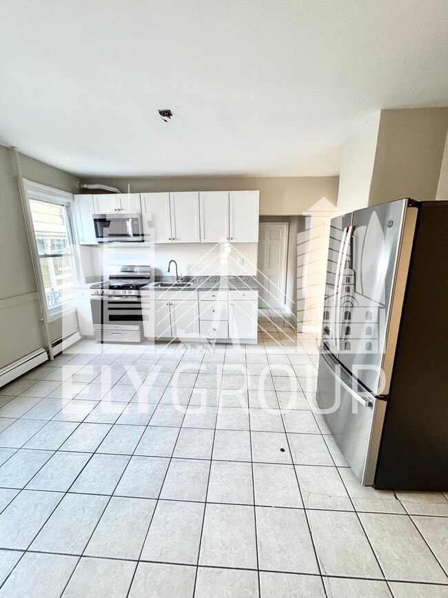 119 Day St, Unit 1 in Fitchburg, MA - Building Photo - Building Photo