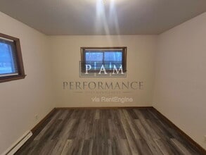 2155 S 102nd St in West Allis, WI - Building Photo - Building Photo