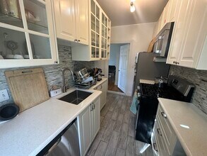 1666 Commonwealth Ave in Boston, MA - Building Photo - Building Photo