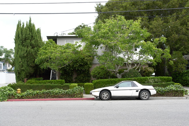 766 Live Oak Ave in Menlo Park, CA - Building Photo - Building Photo