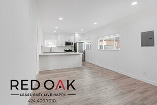 608 W Hillcrest Blvd in Inglewood, CA - Building Photo