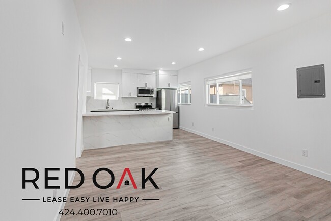 property at 608 W Hillcrest Blvd