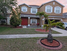 7524 Dragon Fly Loop in Gibsonton, FL - Building Photo