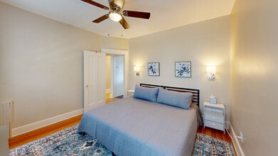 128 1/2 Elm Street-SI ID1380181P, Unit SI ID1380181P in Southbridge, MA - Foto de edificio - Building Photo