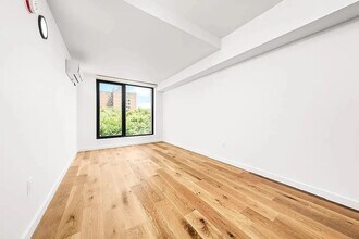 336 E 112th St, Unit 650 in New York, NY - Building Photo - Building Photo